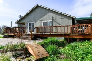 River House - 4 bedroom, 2 bath private home