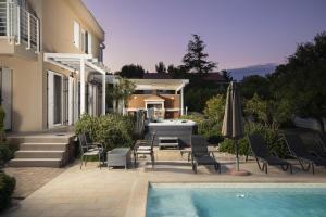 Villa BELLA - beautiful and modern house with pool, souna, jacuzzi & playground, Ližnjan - Istra