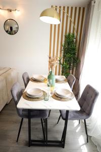 Charming 2 bedrooms free parking- near paris st lazare