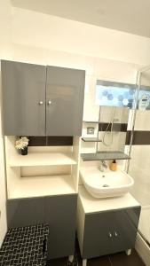 Appartements Charming 2 bedrooms free parking- near paris st lazare : photos des chambres