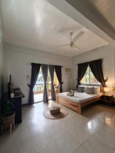 Family 2 bed apartment with stunning sea views