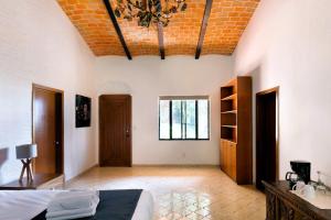 ANANA Rancho San Rafael Pool and Lake Views