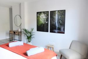 New 3 Bedroom Luxury Family Apartment - Airco, King Size Beds, Fully equipped kitchen, Balcony, Washingmachine, 2 bathrooms, Free parking, Fast Internet, 142m2