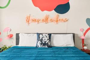 NashVegas Theme Large Home