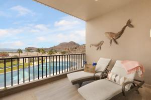 Stylish Summer 2BR Retreat w Pool & Beach Access