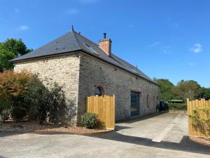 Maisons de vacances Gite 8-10 pers, 4 chambres, billard, jardin : photos des chambres