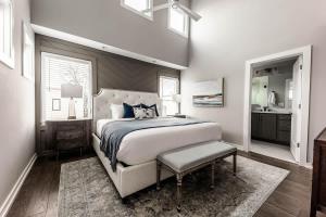 Greenhouse Spacious Home in East Nashville 12ppl