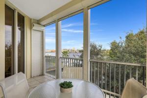 Bay Front Bliss and Short Stroll to the Beach