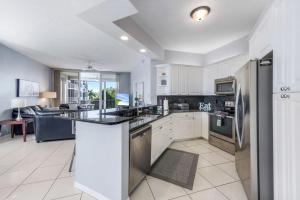 Regatta at Vanderbilt Beach―Sun Sea and Serenity