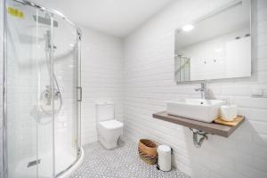 A terrace with sea view, 2 bedrooms apartment in Benalmadena