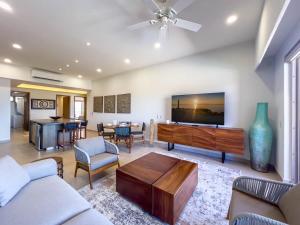 Danzante Bay Oceanfront 2 BR Beach & Golf