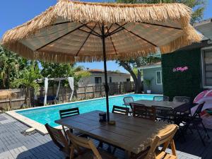 La Playita 4-BR Heated Pool Miami 16 Guests