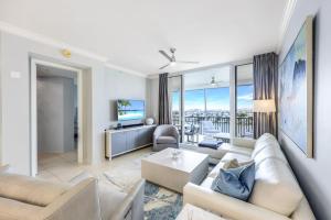 Gulf Views Beach Bliss―Your Coastal Oasis Awaits