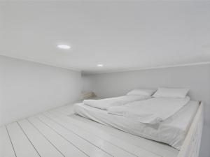 Bright Loft Studio in Old Town Riga