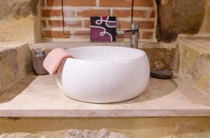 Le Domaine Sainte Raffine, piscine, charme et insolite