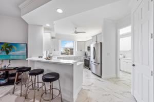 Your perfect home away from home in beautiful Naples Florida
