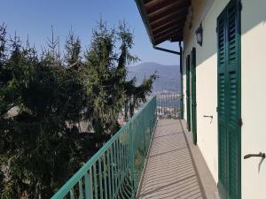 Il Palazzo apartment with a view of the lake and nature