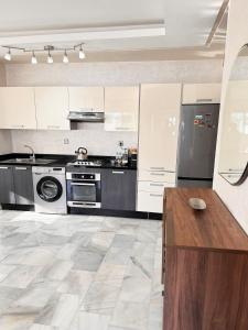 Luxury Beachview Apartment La siesta beach resort