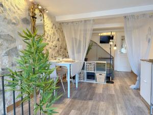 Appartements La Grotte Provencale a Sisteron : photos des chambres