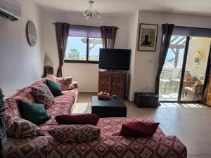 2 Bed Apartment Pool and Sea Views in Oroklini