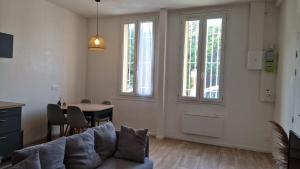 T2 calme à 11 minutes des Remparts - Wifi Parking