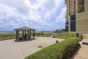 Phoenix III 3002 condo