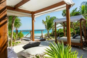 ANANA Casa Kaab Kaan Rooftop pool Beachfront