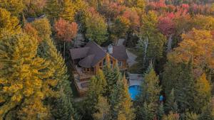 5-Bedroom Getaway with Sauna, BBQ, and Game Room