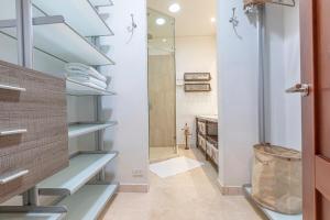 Townhouse Estancia del Virrey in walled city