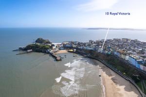 Tenby Studio Apartment - Stroll to Beach and Town