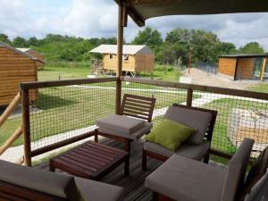 Campings Camping 3 etoiles - Piscine - ccbadc0 : photos des chambres