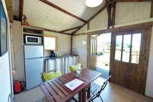 Campings Camping 3 etoiles - Piscine - ccbadc0 : photos des chambres