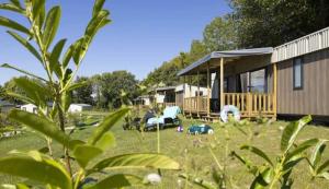 Campings Camping 3 etoiles - Piscine - ccbaeei : photos des chambres