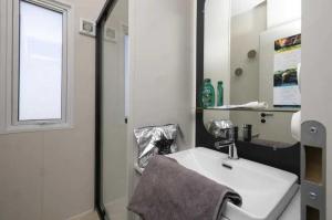 Campings Camping 3 etoiles - Piscine - ccbaeei : photos des chambres
