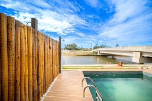 Bz14 Casa c piscinapíer d Jet de frente p Canal