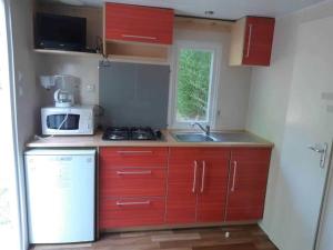 Campings Camping 3 etoiles - Parc aquatique - ccaehgc : photos des chambres