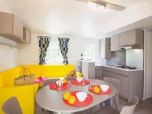 Campings Camping 4 etoiles - Piscine - eed0fi : photos des chambres