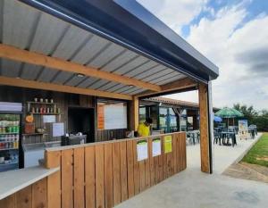 Campings Camping 3 etoiles - Piscine - ccbahif : photos des chambres