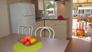 Campings Camping 3 etoiles - Piscine - ccbaehg : photos des chambres