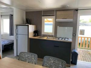 Campings Camping 3 etoiles - Piscine - eeeddg : photos des chambres