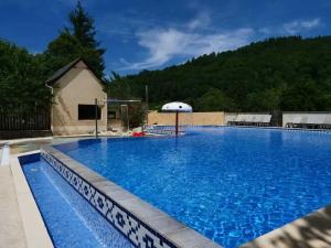 Campings Chalet 4 etoiles - Piscine - ef0c00 : photos des chambres