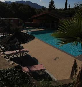 Campings Camping 3 etoiles - Piscine - eecbhg : photos des chambres