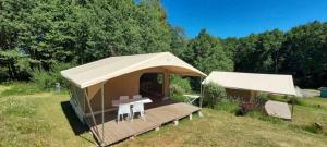 Campings Camping 3 etoiles - Parc aquatique - ccbbaia : photos des chambres