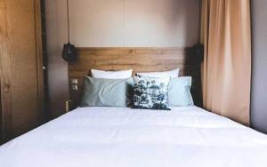 Campings Camping 4 etoiles - Piscine - efcha0 : photos des chambres