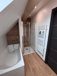 Maisons de vacances Gite La Marniere : Maison 4 Chambres