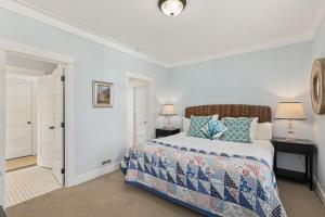 The Deckhouse by Seabrook Hospitality