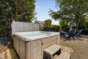 The Deckhouse by Seabrook Hospitality