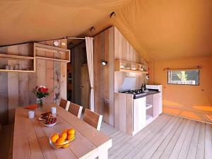 Campings Camping 5 etoiles - Piscine - ccbbeac : photos des chambres