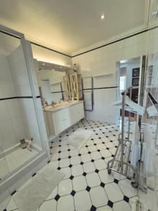 Appartements Au plus pres du Chateau ! : photos des chambres
