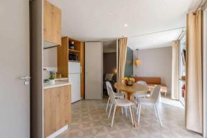 Campings Camping 3 etoiles - Piscine - ccafbhe : photos des chambres